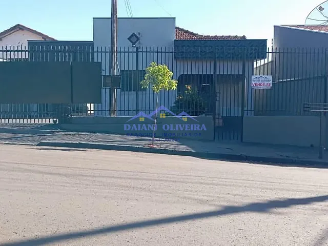 Casa 3 quartos e 1 banheiro, à venda, no bairro CENTRO em Cambará