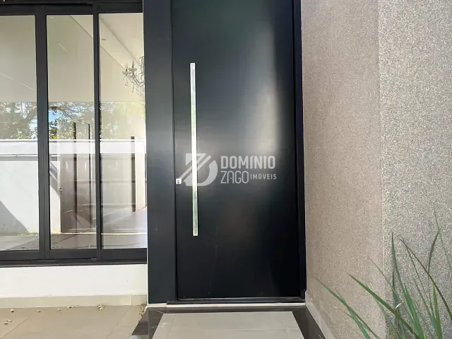 Casa com 400m² 3 quartos e 4 banheiros, à venda, no bairro Fabrício em Uberaba