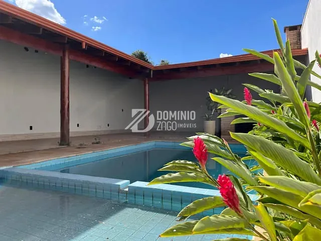 Casa com 400m² 3 quartos e 4 banheiros, à venda, no bairro Fabrício em Uberaba