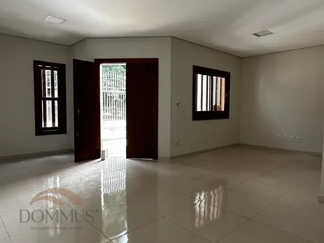 Casa com 330m² 3 quartos e 2 banheiros, à venda, no bairro Imbaúbas em Ipatinga