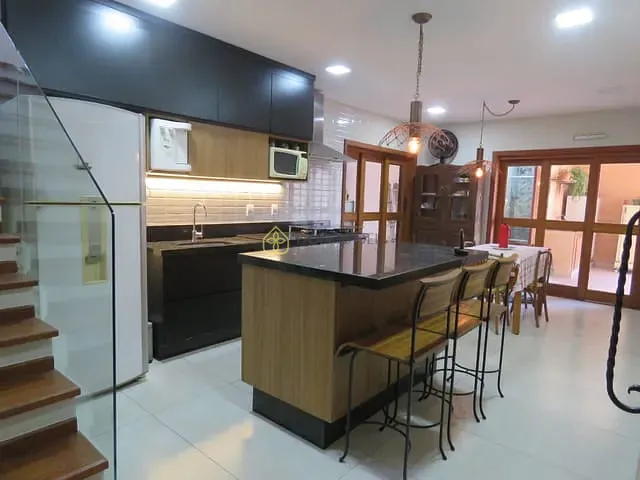 Casa com 280m² 4 quartos e 4 banheiros, à venda, no bairro Vila Santa Cecília em Volta Redonda