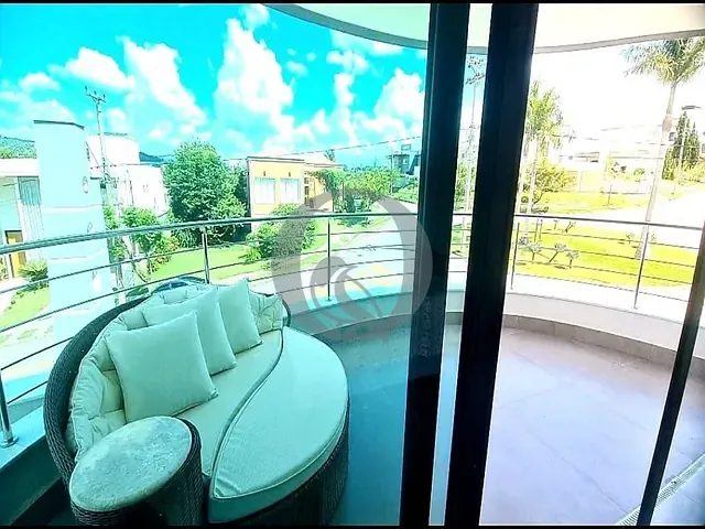 Casa com 671m² 4 quartos e 6 banheiros, à venda, no bairro Tanque em Atibaia