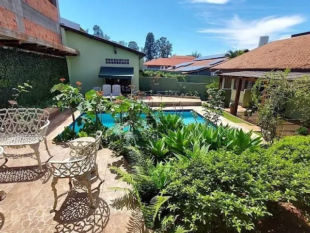 Casa com 936m² 3 quartos e 4 banheiros, à venda, no bairro Parque do Lago Juliana em Londrina