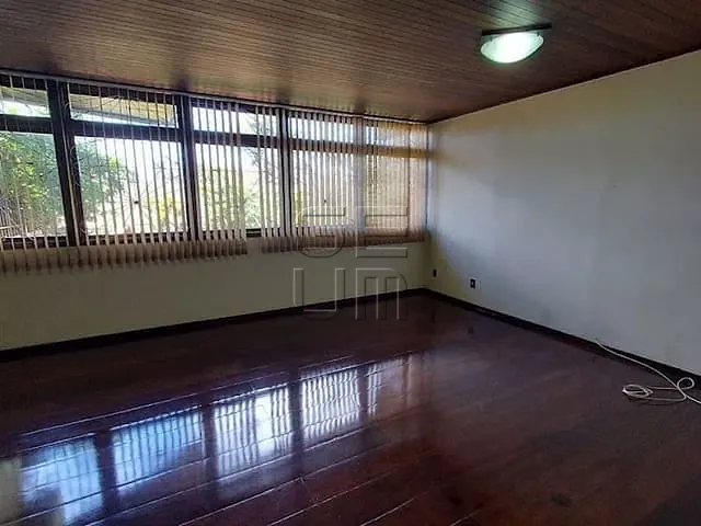 Casa com 936m² 3 quartos e 4 banheiros, à venda, no bairro Parque do Lago Juliana em Londrina