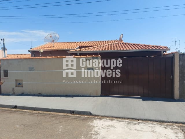 Foto do Casa - Casa residencial para Venda
Jardim Ouro Verde, Guaxupé
2 dormitórios sendo 1 suíte, 1 sala, Cozinha, Lavanderia, Churrasqueira, Canil, Garagem para 2 carros coberto;
100,00 m² construída, 128,00 m² terreno | Guaxupé Imóveis Ltda