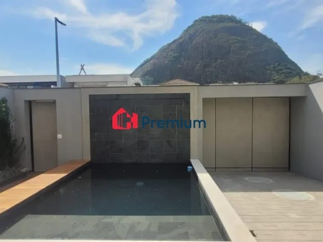 Casa 4 quartos e 6 banheiros, à venda, no bairro Vargem Pequena em Rio de Janeiro