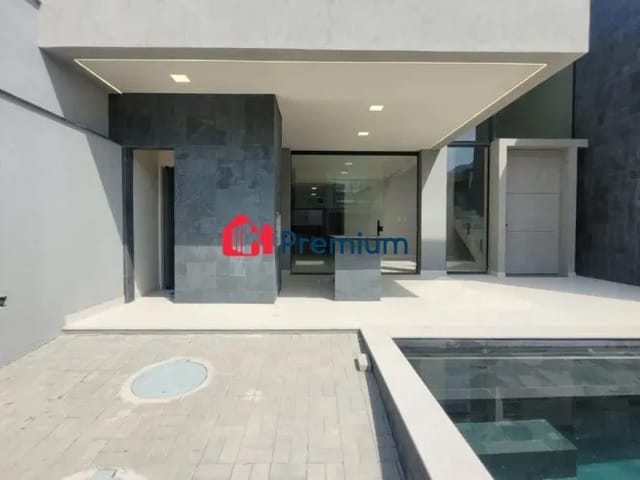 Casa 4 quartos e 6 banheiros, à venda, no bairro Vargem Pequena em Rio de Janeiro