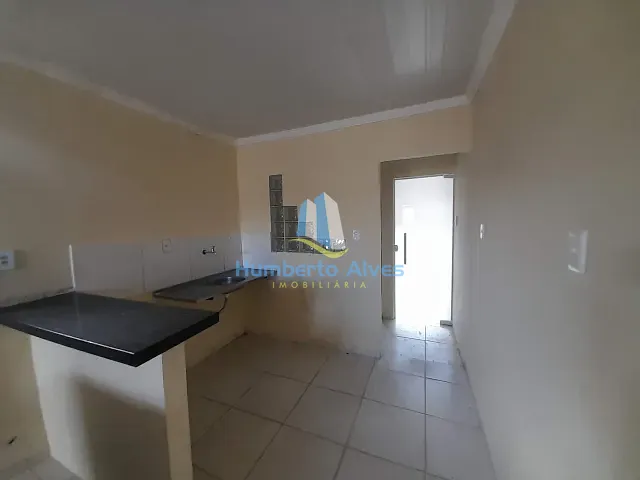 Casa 1 quarto e 1 banheiro, para alugar, no bairro Felícia em Vitória da Conquista