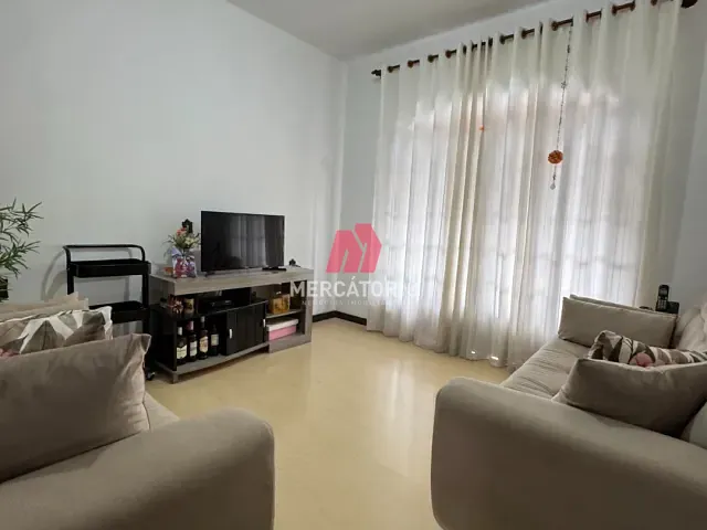 Casa 6 quartos e 4 banheiros, à venda, no bairro Progresso em Blumenau
