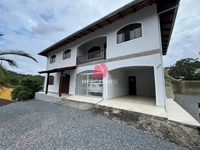 Casa 6 quartos e 4 banheiros, à venda, no bairro Progresso em Blumenau