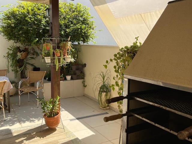 Casa com 330m² 3 quartos e 4 banheiros, à venda, no bairro Condomínio Residencial Terras do Oriente em Valinhos