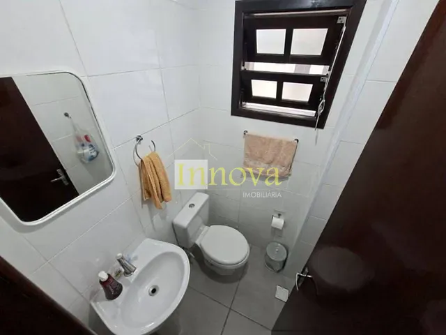 Casa 2 quartos e 3 banheiros, à venda, no bairro Indaiá em Caraguatatuba