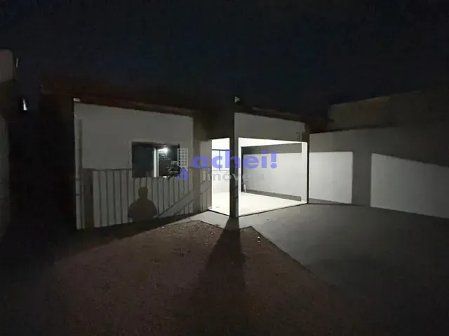Casa 3 quartos e 2 banheiros, para alugar, no bairro Vila Adriana em Rondonópolis