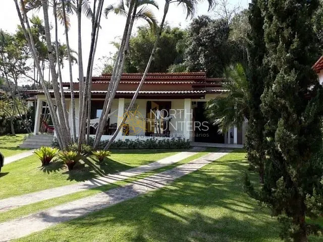 Casa com 5000m² 5 quartos e 2 banheiros, para alugar, no bairro Jurerê em Florianópolis