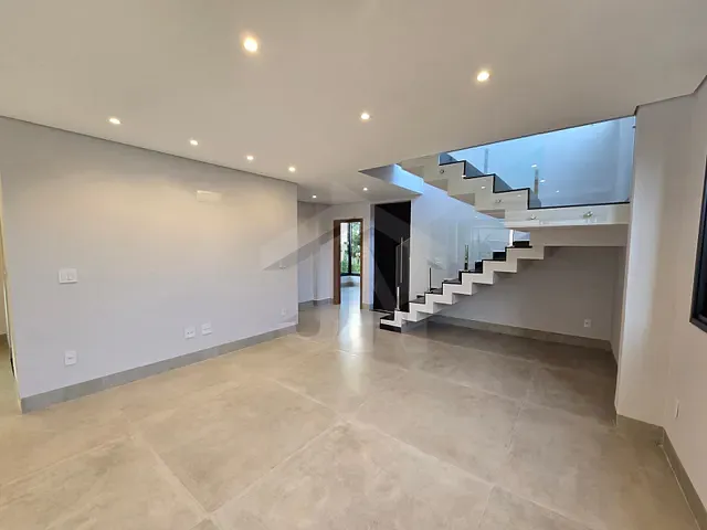 Casa com 345m² 3 quartos e 5 banheiros, à venda, no bairro Vila do Golf em Ribeirão Preto