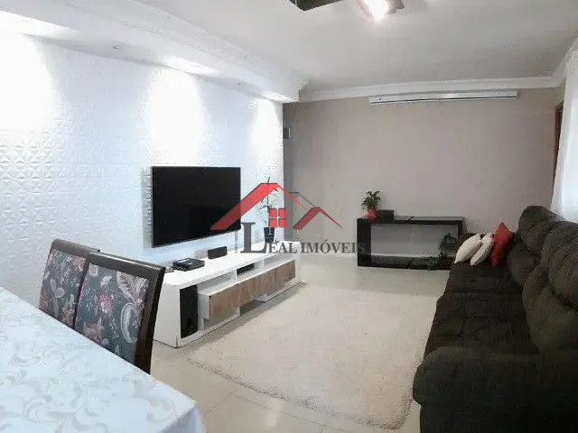 Casa com 240m² 3 quartos e 3 banheiros, à venda, no bairro Vila Lucinda em Santo André