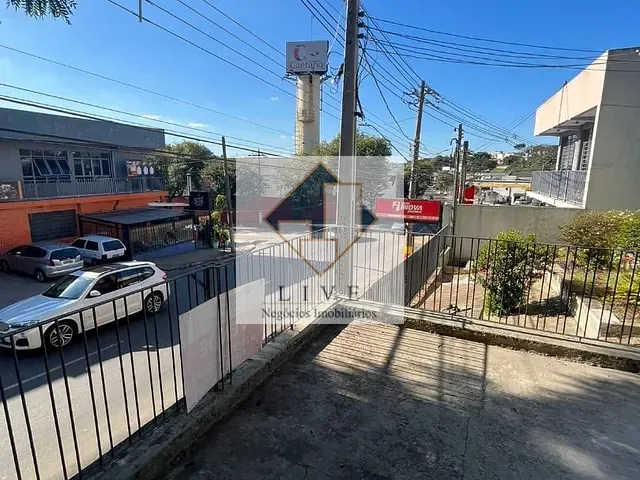 Casa com 380m² 4 quartos e 3 banheiros, à venda, no bairro Vila Santana em Valinhos