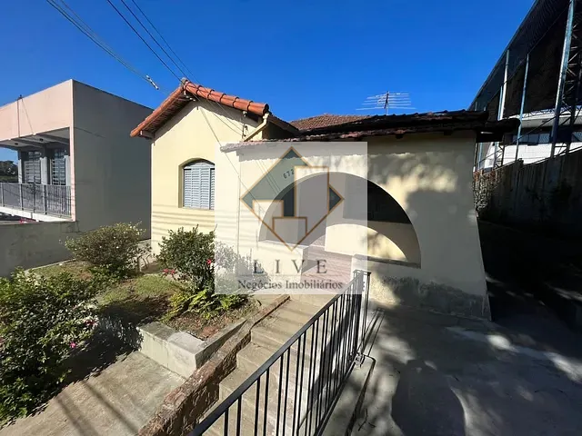 Casa com 380m² 4 quartos e 3 banheiros, à venda, no bairro Vila Santana em Valinhos