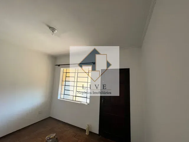 Casa com 380m² 4 quartos e 3 banheiros, à venda, no bairro Vila Santana em Valinhos