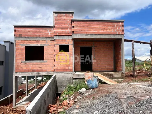 Casa 3 quartos e 1 banheiro, à venda, no bairro Santa Terezinha em Concórdia