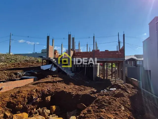 Casa 3 quartos e 1 banheiro, à venda, no bairro Santa Terezinha em Concórdia