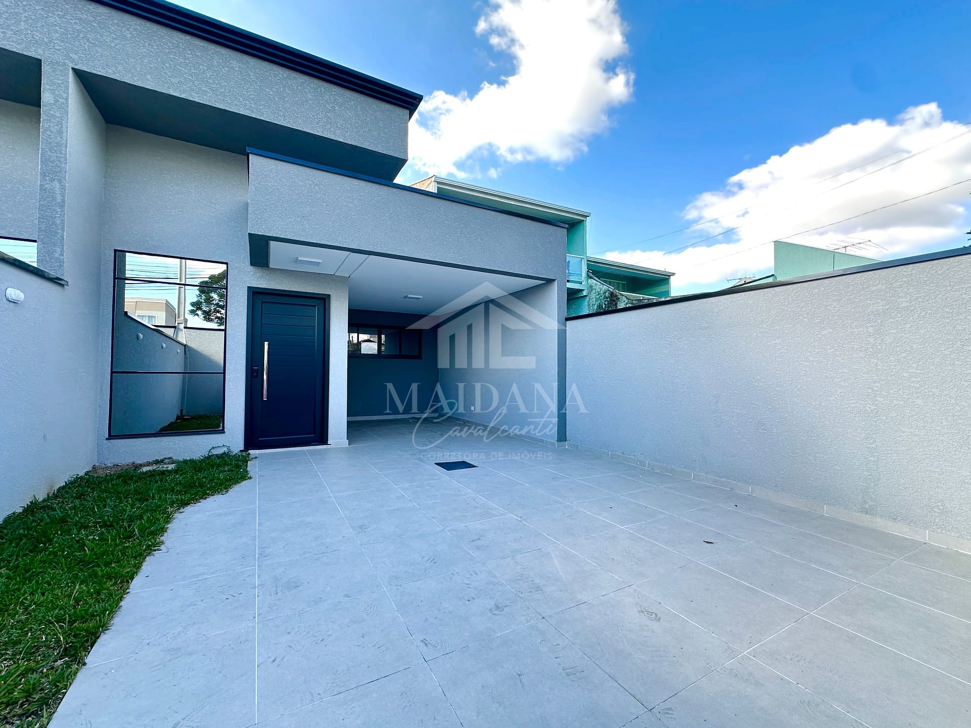 Casa à venda com 3 quartos, 97m² - Foto 1