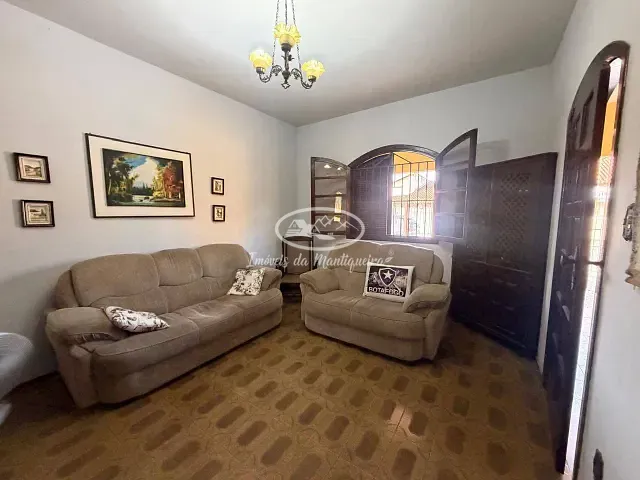 Casa com 360m² 3 quartos e 2 banheiros, à venda, no bairro Morada da Colina em Resende