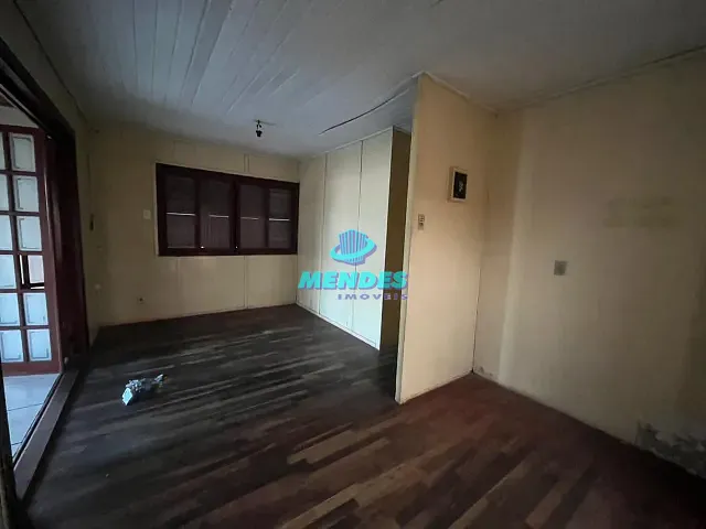 Casa com 300m² 2 quartos e 1 banheiro, à venda, no bairro Parque Ipiranga em Gravataí