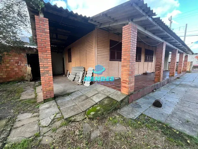 Casa com 300m² 2 quartos e 1 banheiro, à venda, no bairro Parque Ipiranga em Gravataí
