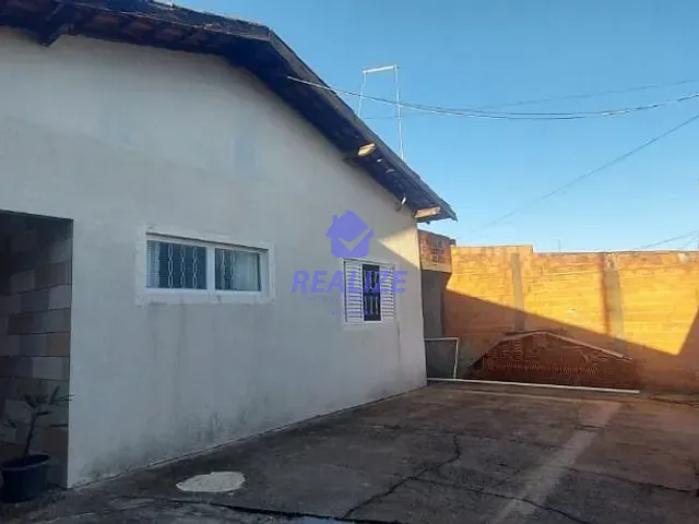 Casa com 400m² 3 quartos e 2 banheiros, à venda, no bairro Jardim Brasil em Botucatu