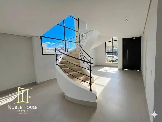 Casa com 360m² 3 quartos e 3 banheiros, à venda, no bairro Roncáglia em Valinhos