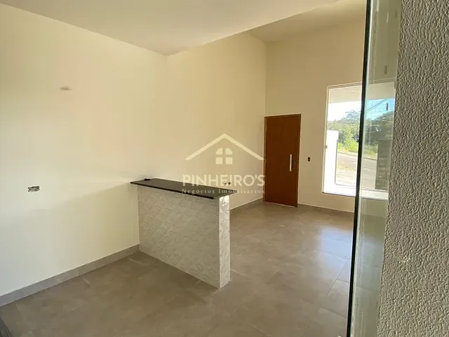Casa com 135m² 2 quartos e 1 banheiro, à venda, no bairro Conjunto Habitacional Cristal em Cambé