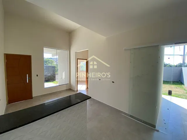 Casa com 135m² 2 quartos e 1 banheiro, à venda, no bairro Conjunto Habitacional Cristal em Cambé