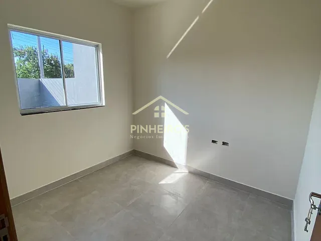 Casa com 135m² 2 quartos e 1 banheiro, à venda, no bairro Conjunto Habitacional Cristal em Cambé