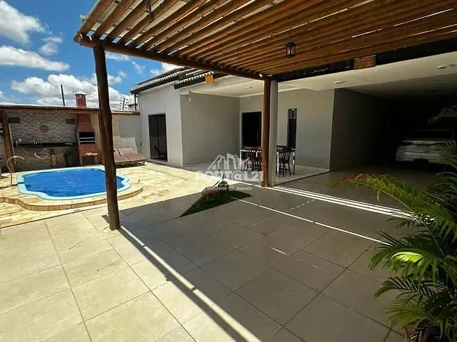 Casa com 250m² 3 quartos e 2 banheiros, à venda, no bairro Cohab São Francisco em Petrolina