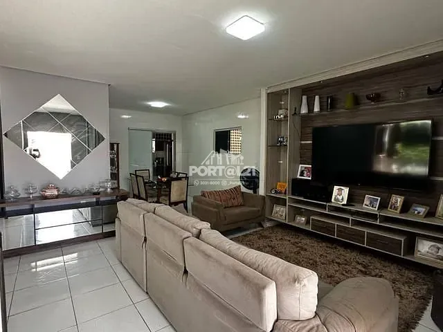 Casa com 250m² 3 quartos e 2 banheiros, à venda, no bairro Cohab São Francisco em Petrolina