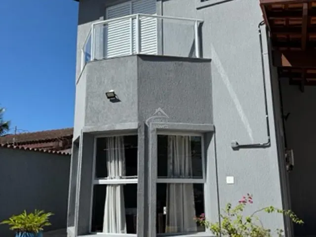Sobrado com 360m² 4 quartos e 5 banheiros, à venda, no bairro Boracéia em São Sebastião