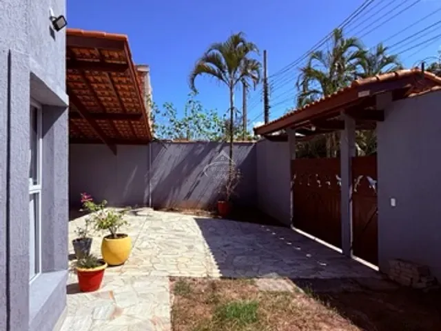 Sobrado com 360m² 4 quartos e 5 banheiros, à venda, no bairro Boracéia em São Sebastião