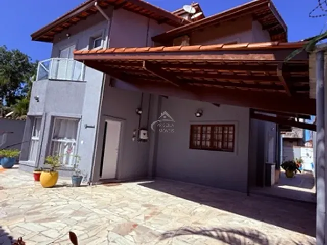 Sobrado com 360m² 4 quartos e 5 banheiros, à venda, no bairro Boracéia em São Sebastião