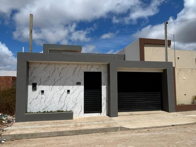 Casa com 200m² 3 quartos e 2 banheiros, à venda, no bairro Primavera em Arapiraca