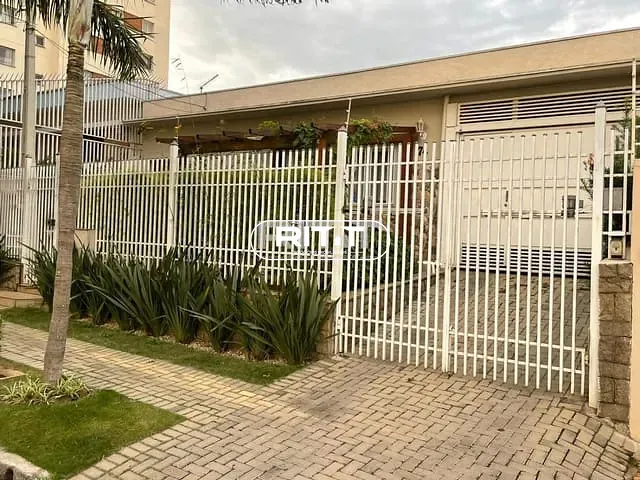 Casa com 253m² 3 quartos e 2 banheiros, à venda, no bairro Vila Rossi Borghi e Siqueira em Campinas