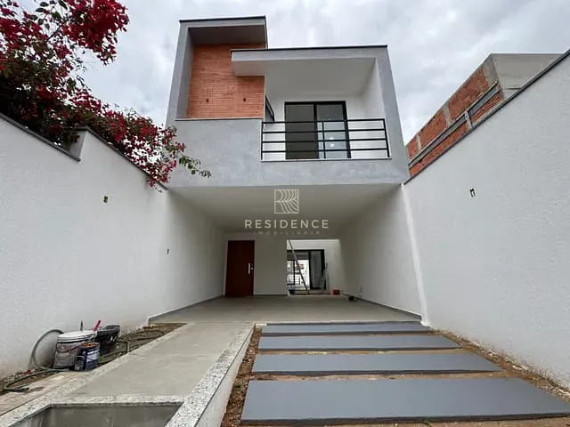 Casa 3 quartos e 4 banheiros, à venda, no bairro Village Santa Helena em Volta Redonda