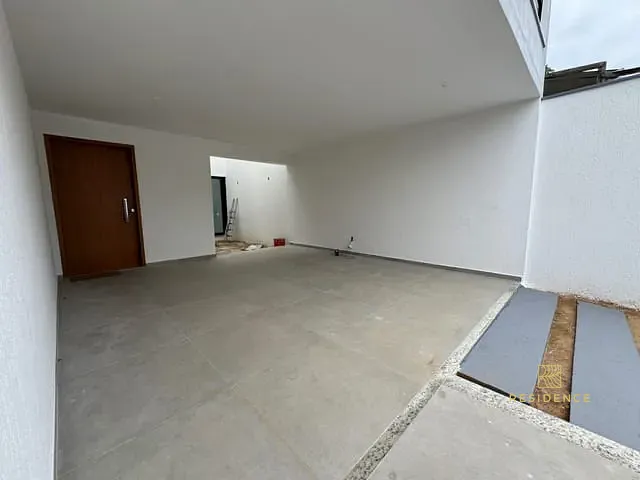 Casa 3 quartos e 4 banheiros, à venda, no bairro Village Santa Helena em Volta Redonda