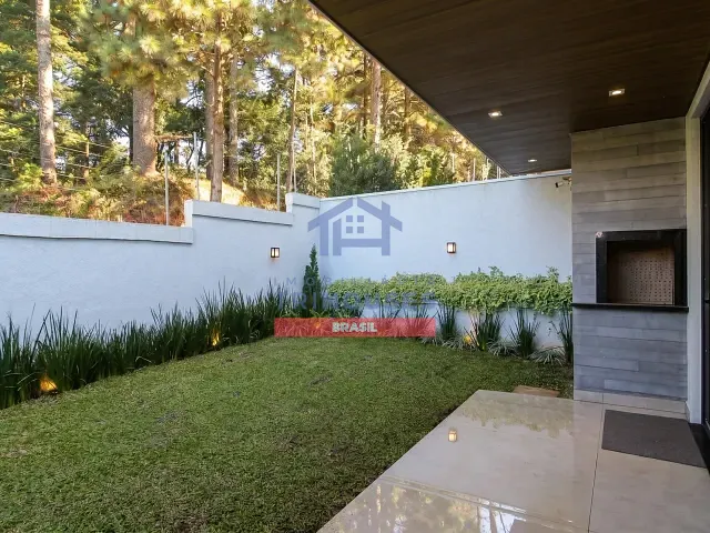 Casa 3 quartos e 3 banheiros, à venda, no bairro Santa Cândida em Curitiba