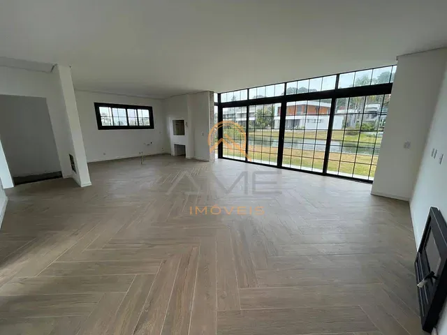 Casa 3 quartos e 2 banheiros, à venda, no bairro Laranjal em Pelotas
