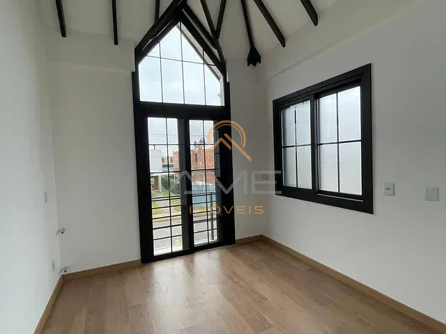 Casa 3 quartos e 2 banheiros, à venda, no bairro Laranjal em Pelotas