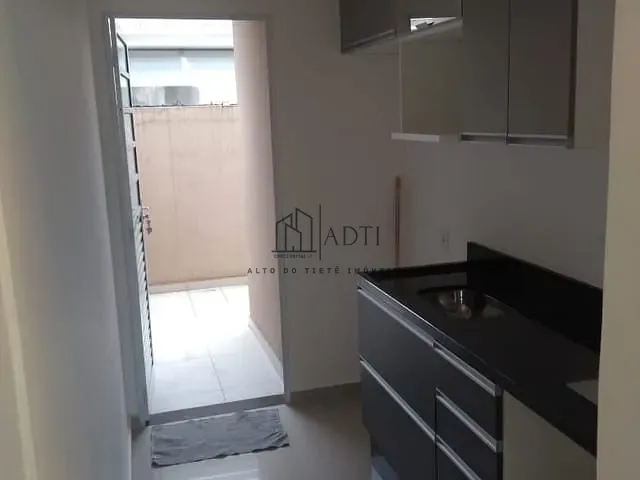 Casa 2 quartos e 1 banheiro, à venda, no bairro Jardim Layr em Mogi das Cruzes