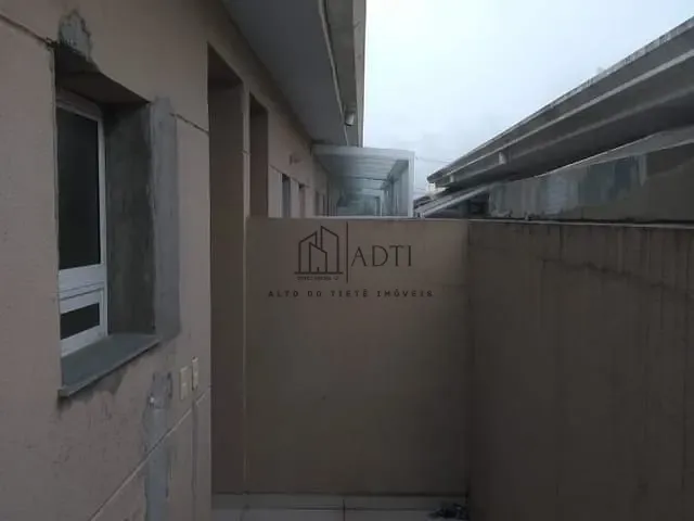 Casa 2 quartos e 1 banheiro, à venda, no bairro Jardim Layr em Mogi das Cruzes