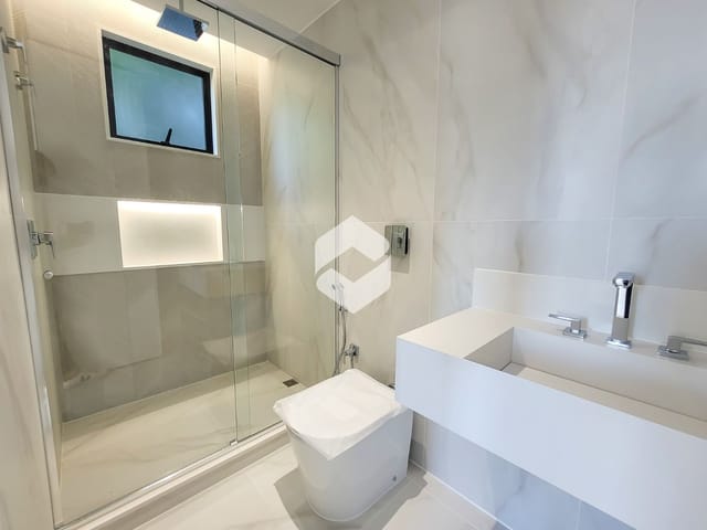 Casa com 638m² 5 quartos e 9 banheiros, à venda, no bairro Barra da Tijuca em Rio de Janeiro
