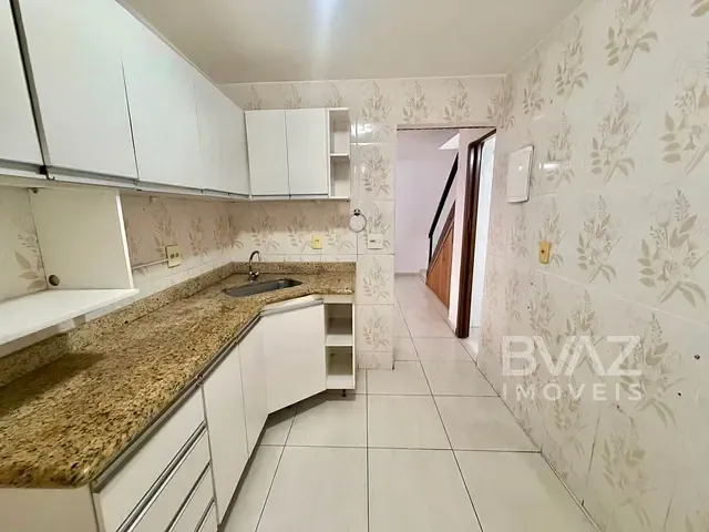 Casa 3 quartos e 1 banheiro, à venda ou para alugar, no bairro Jardim Caiçara em Cabo Frio